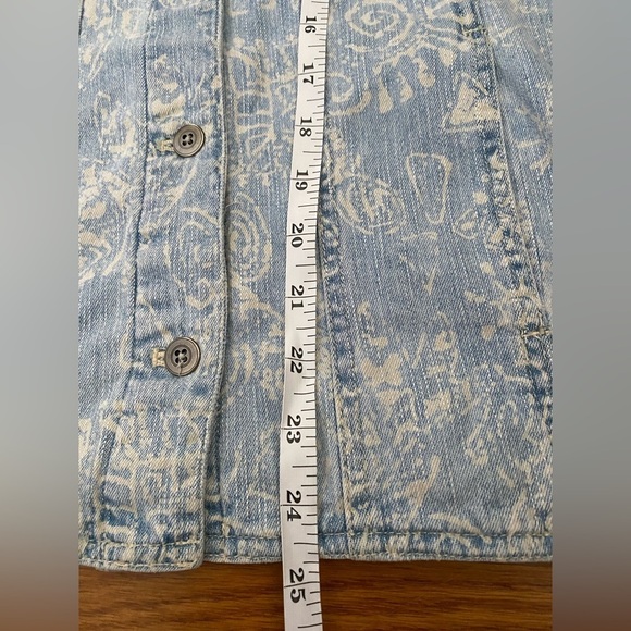Chico's Cotton Denim Jacket / Shacket Sz O (Small), Lightweight, Patterned - Picture 8 of 9